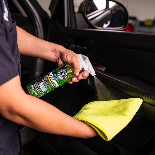 Solutii intretinere interior auto